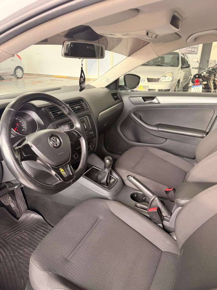 Volkswagen Vento Advance 2.0 115cv — foto 7